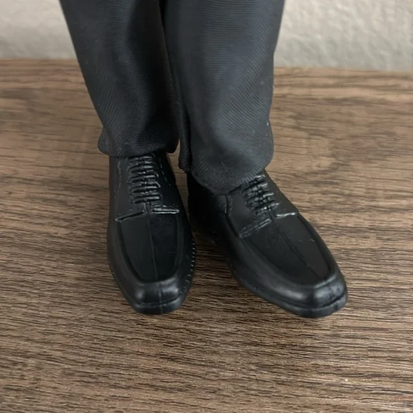 Barbie 2012 Mattel Ken Groom Doll Pink Bow tie - Picture 5 of 12